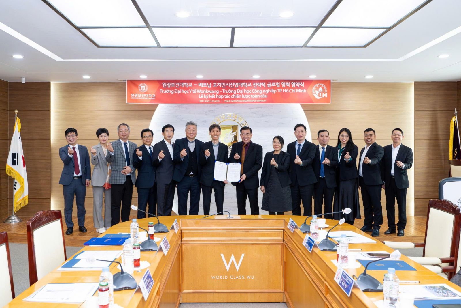 Đại học Công nghiệp TP. Hồ Chí Minh và Trường Đại học Y tế Wonkwang ký kết hợp tác phát triển nguồn lực chất cao