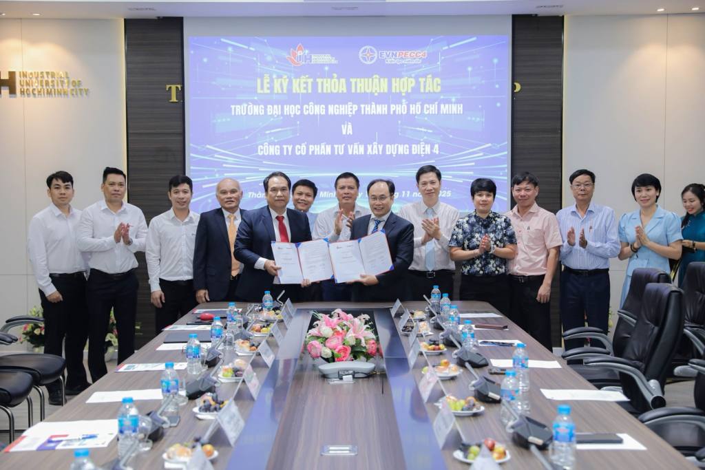 IUH và EVNPECC4 chính thức ký kết thỏa thuận hợp tác