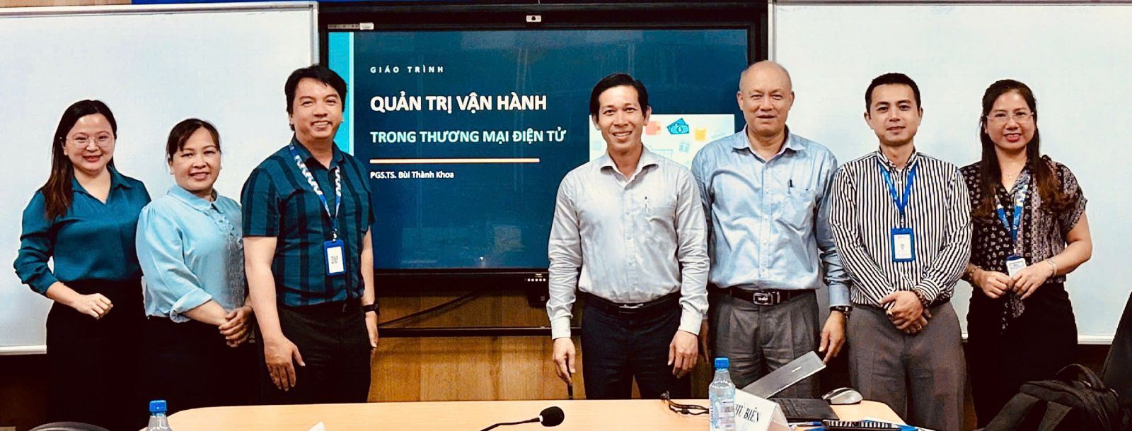 Toàn cảnh buổi họp thẩm định giáo trình