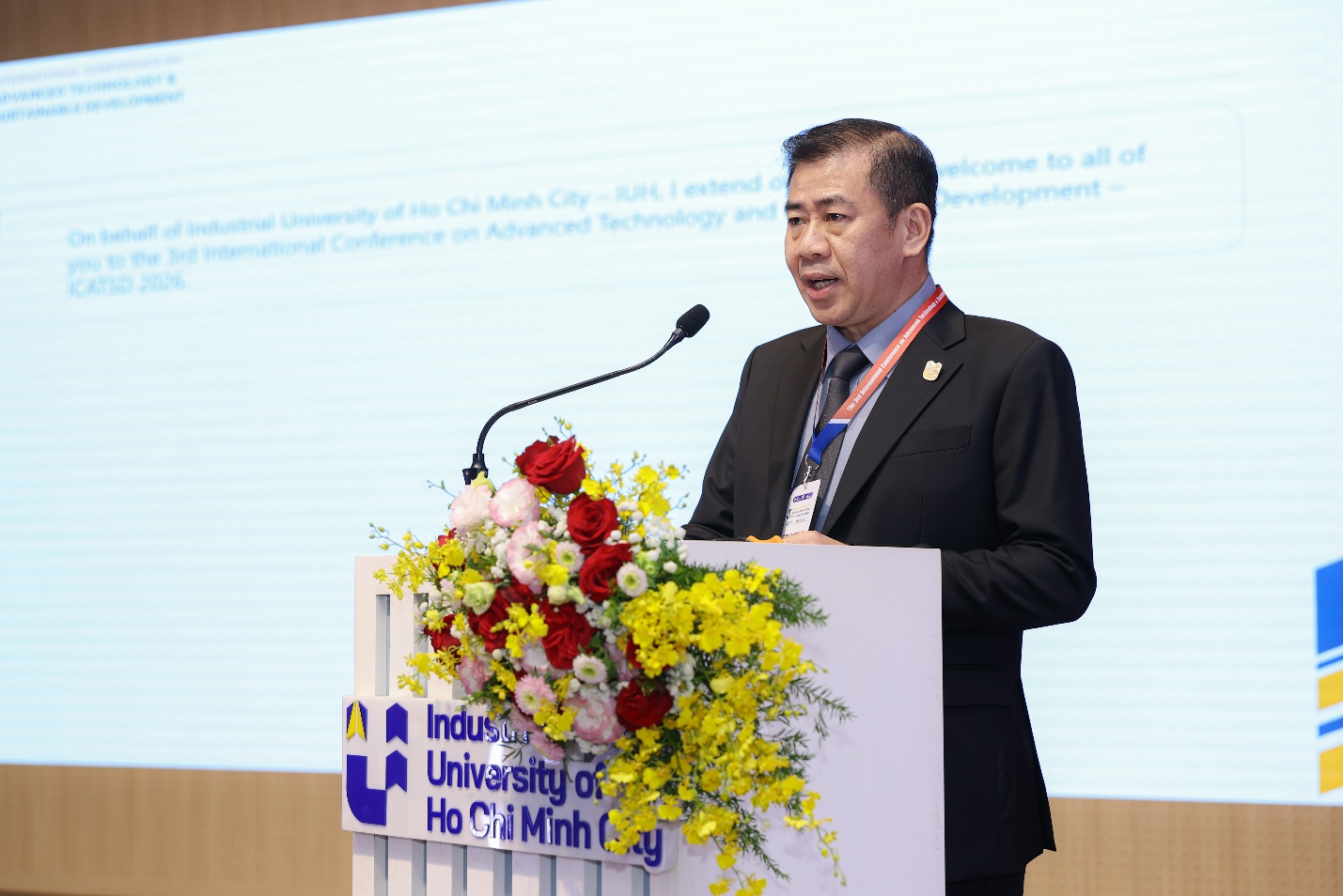 PGS.TS. Phan Hồng Hải phát biểu