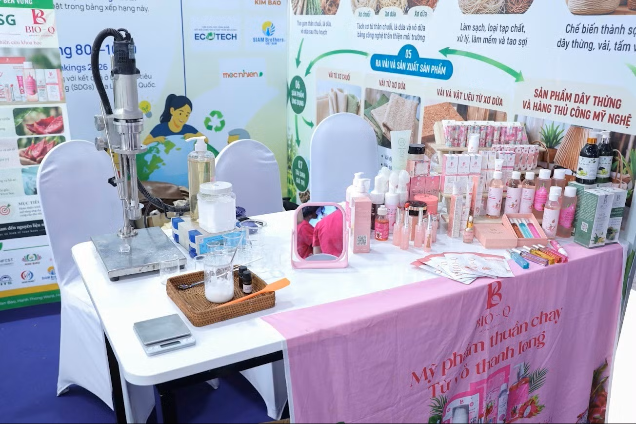 Mỹ phẩm chiết xuất từ vỏ thanh long